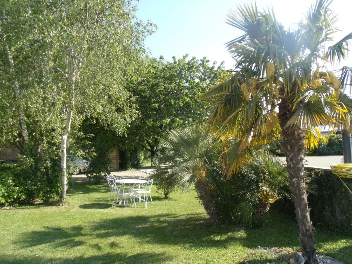 Le Clos Des Palmiers Saint-Ouen-d'Aunis Εξωτερικό φωτογραφία